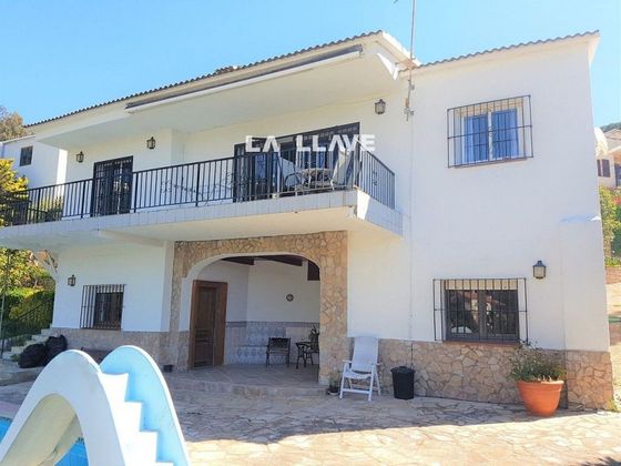 Foto 2 de Chalet en venta en Roca Grossa - Serra Brava de 6 habitaciones con terraza y piscina