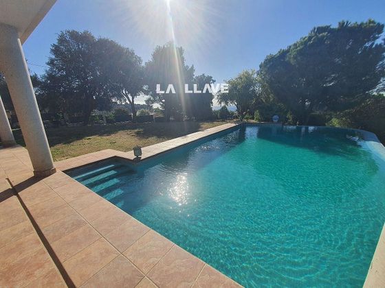 Foto 2 de Casa en venda a Santa Susanna de 6 habitacions amb piscina i balcó