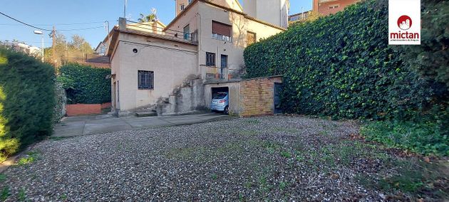 Foto 2 de Venta de chalet en Sant Just Desvern de 3 habitaciones con piscina y jardín