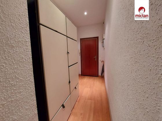Foto 2 de Venta de piso en Sant Just Desvern de 2 habitaciones con aire acondicionado y ascensor