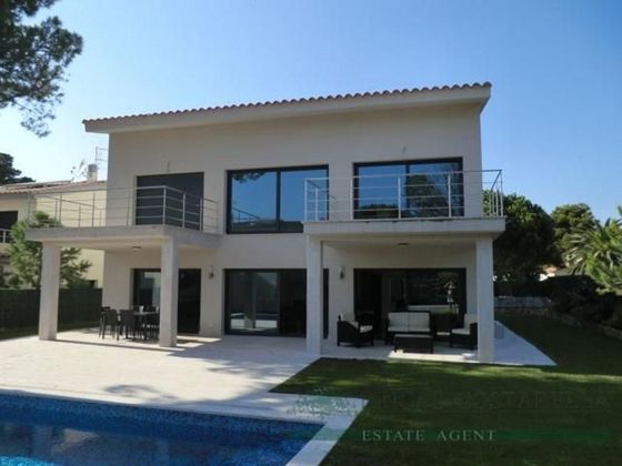 Foto 1 de Xalet en venda a S'Agaró de 4 habitacions amb terrassa i piscina