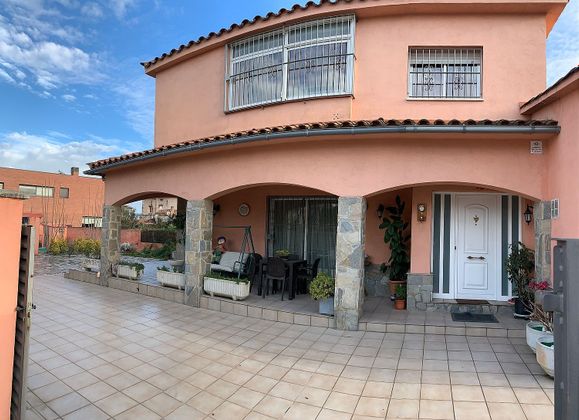Foto 2 de Chalet en venta en Parets del Vallès de 4 habitaciones con terraza y jardín