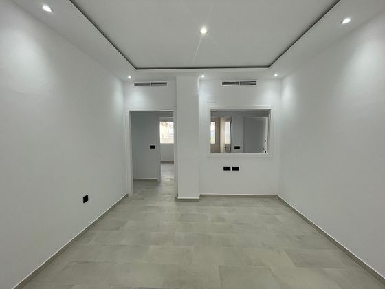 Foto 2 de Piso en venta en Centre - Joan Prim de 3 habitaciones con aire acondicionado y calefacción