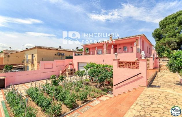 Foto 2 de Casa en venta en Sant Miquel de Fluvià de 4 habitaciones con terraza y garaje