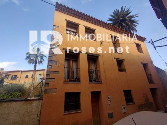 Foto 1 de Casa en venda a Castelló d'Empúries poble de 4 habitacions amb terrassa i calefacció