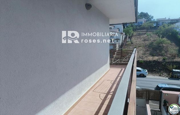 Foto 2 de Piso en venta en Llançà de 3 habitaciones con terraza y balcón