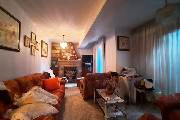 Foto 2 de Casa adosada en venta en Escaldes, les de 5 habitaciones con terraza y garaje