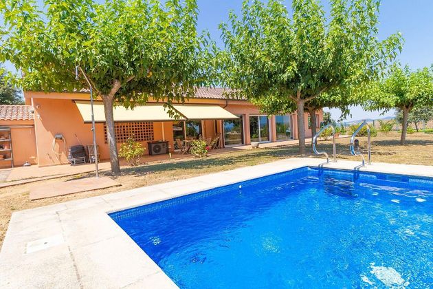 Foto 1 de Venta de casa en Bescanó de 3 habitaciones con terraza y piscina
