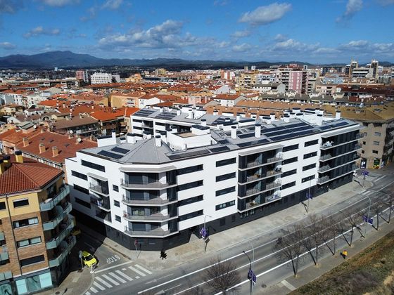 Foto 1 de Venta de piso en Eixample Sud – Migdia de 3 habitaciones con terraza y piscina