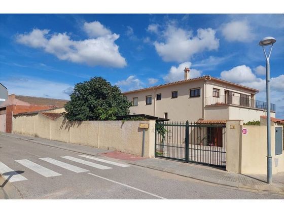 Foto 1 de Casa en venda a Mont-Ras de 5 habitacions amb terrassa i piscina