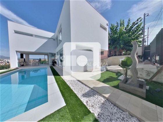 Foto 1 de Chalet en venta en Can Parellada de 4 habitaciones con terraza y piscina