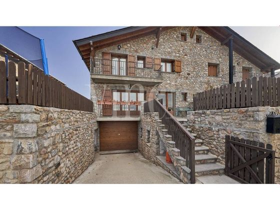 Foto 2 de Casa en venta en Urús de 5 habitaciones con terraza y garaje