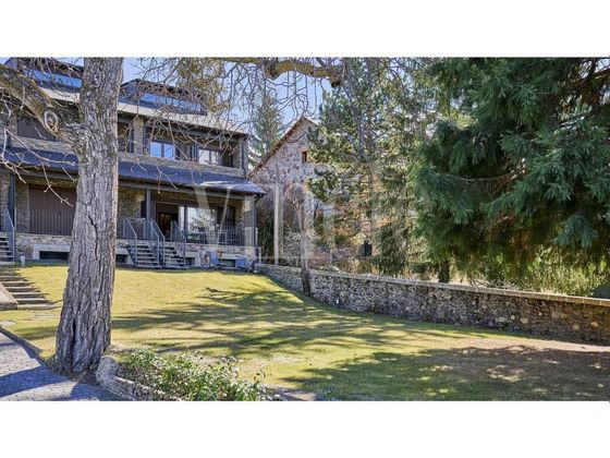 Foto 1 de Casa adossada en venda a Llívia (Girona) de 3 habitacions amb terrassa i piscina