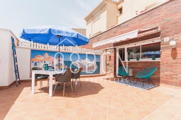 Foto 2 de Casa adossada en venda a Cervelló de 4 habitacions amb terrassa i jardí