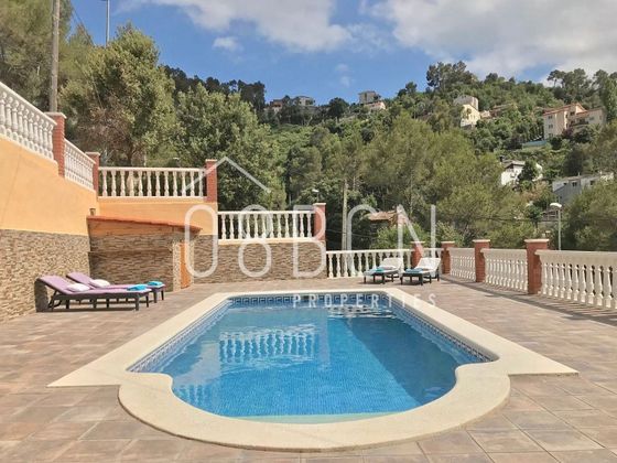 Foto 2 de Chalet en venta en Cervelló de 7 habitaciones con terraza y piscina