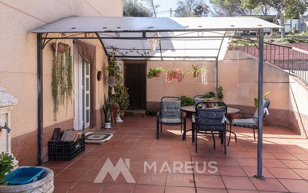 Foto 1 de Venta de chalet en Castellví de Rosanes de 3 habitaciones con terraza y jardín