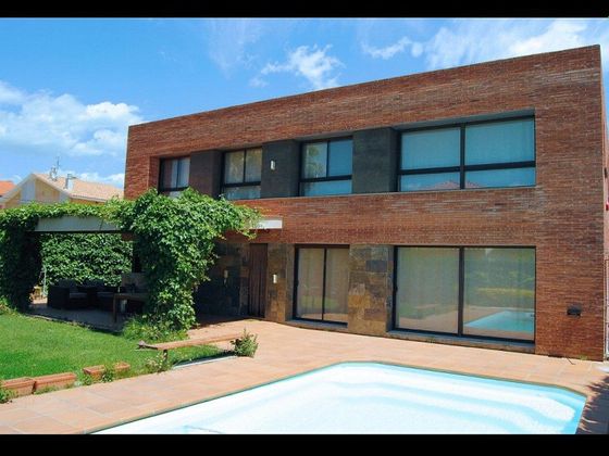 Foto 1 de Chalet en venta en Mestral de 5 habitaciones con terraza y piscina