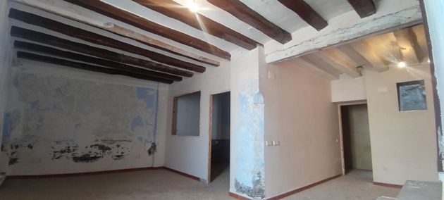 Foto 1 de Casa en venda a calle Del Raval de 3 habitacions amb terrassa i balcó