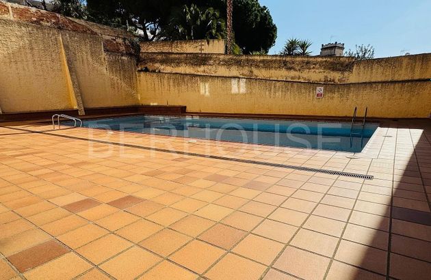 Foto 1 de Venta de piso en Masnou de 2 habitaciones con piscina y aire acondicionado