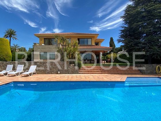 Foto 1 de Casa en venda a Alella de 5 habitacions amb terrassa i piscina