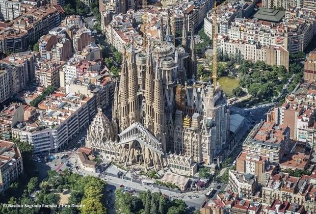 Foto 1 de Alquiler de local en La Sagrada Família con terraza