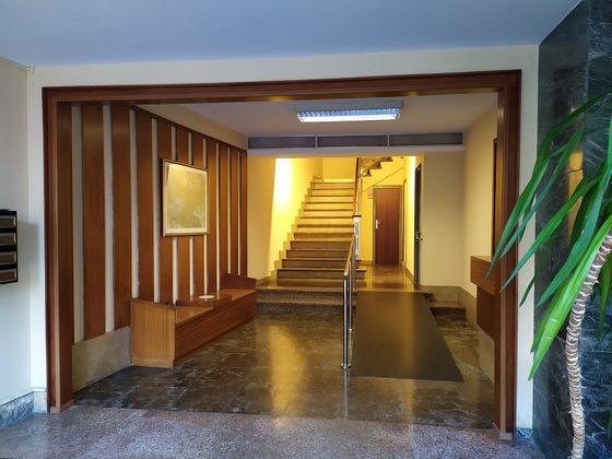 Foto 1 de Pis en venda a Barri del Centre de 4 habitacions amb ascensor