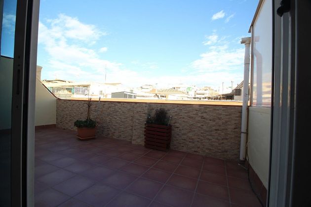 Foto 2 de Ático en venta en Riu de 2 habitaciones con terraza y aire acondicionado