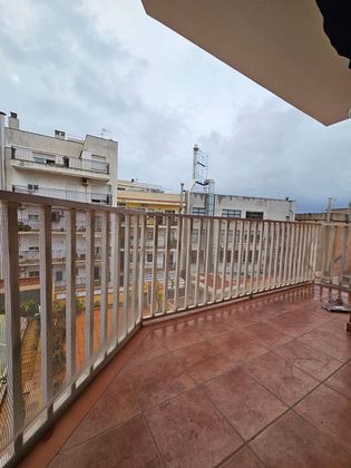 Foto 1 de Pis en venda a Riu de 3 habitacions amb terrassa i balcó