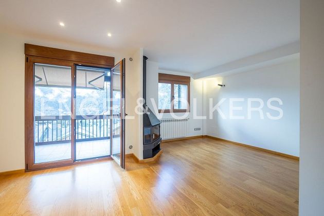 Foto 1 de Venta de piso en Ordino de 2 habitaciones con terraza y garaje