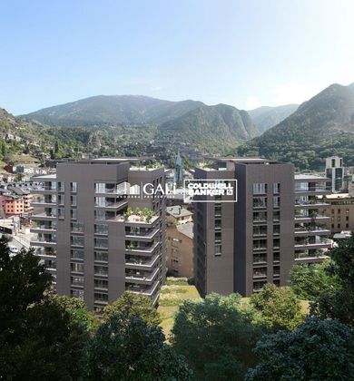 Foto 2 de Piso en venta en Escaldes, les de 4 habitaciones con terraza y piscina