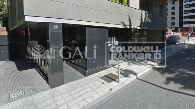 Foto 1 de Alquiler de local en calle Josep Viladomat de 235 m²