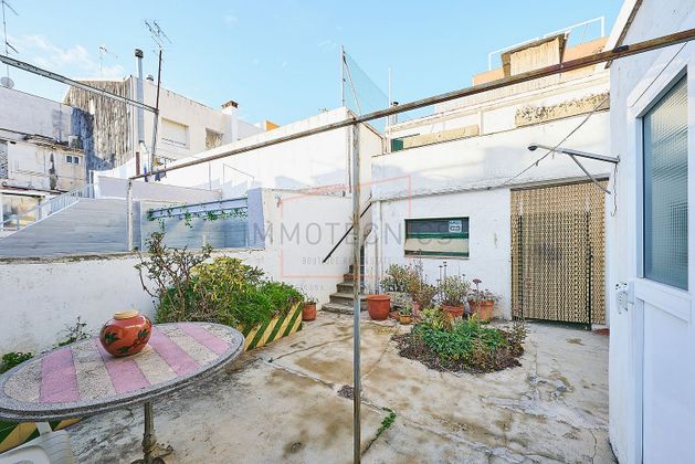 Foto 2 de Casa en venta en Cerdanyola de 3 habitaciones con terraza y jardín