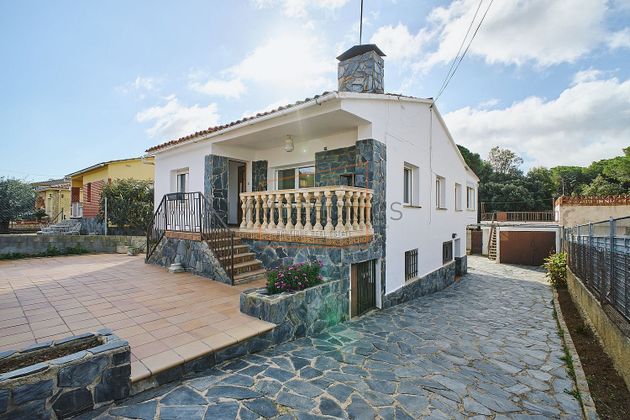 Foto 1 de Chalet en venta en Cànoves i Samalús de 5 habitaciones con terraza y piscina