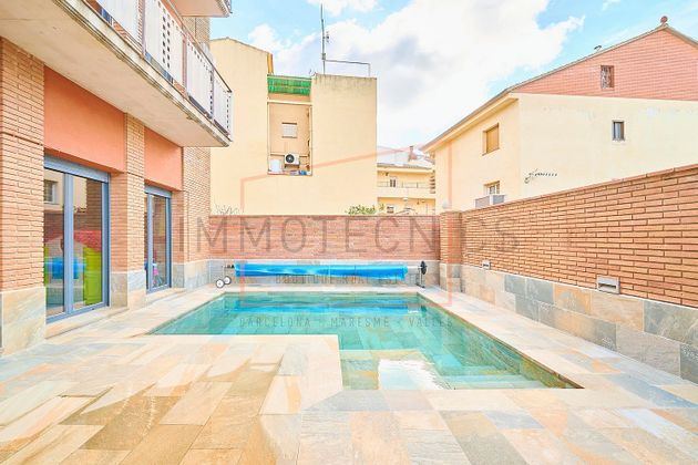 Foto 2 de Casa en venta en Franqueses del Vallès, les de 5 habitaciones con terraza y piscina