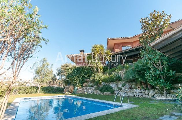 Foto 1 de Casa en venda a Corbera de Llobregat de 5 habitacions amb terrassa i piscina