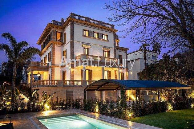 Foto 1 de Àtic en venda a calle Marquès de Monistrol de 4 habitacions amb terrassa i piscina