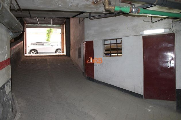 Foto 2 de Garatge en venda a plaza Mare de Déu de Montserrat de 274 m²