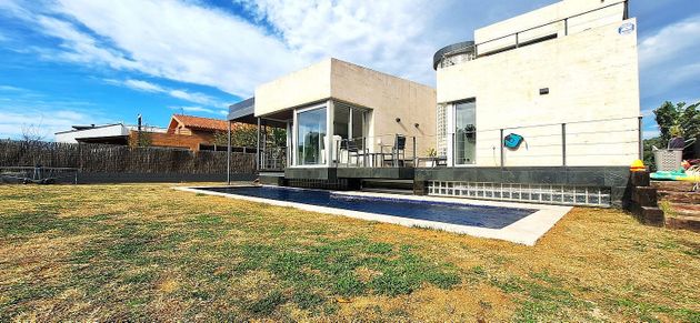 Foto 1 de Venta de chalet en Argentona de 4 habitaciones con terraza y piscina