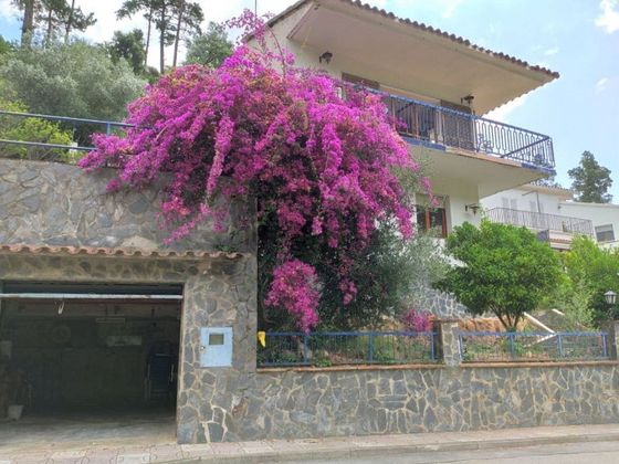 Foto 1 de Xalet en venda a Rosamar de 4 habitacions amb terrassa i garatge