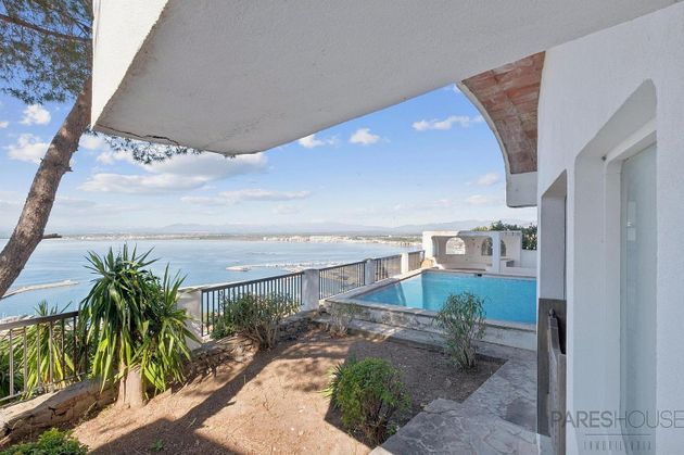 Foto 1 de Venta de chalet en Port Esportiu - Puig Rom - Canyelles de 3 habitaciones con terraza y piscina