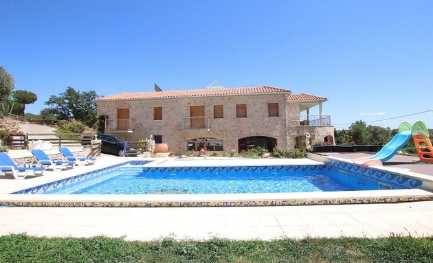 Foto 2 de Venta de chalet en Vilajüiga de 5 habitaciones con terraza y piscina