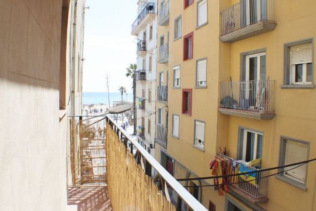 Foto 2 de Pis en lloguer a La Barceloneta de 1 habitació amb mobles i balcó