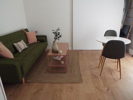 Foto 2 de Pis en lloguer a La Barceloneta de 1 habitació amb terrassa i mobles