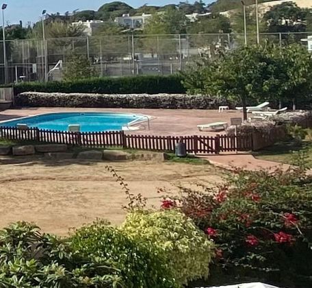 Foto 2 de Venta de casa en Premià de Dalt de 3 habitaciones con terraza y piscina