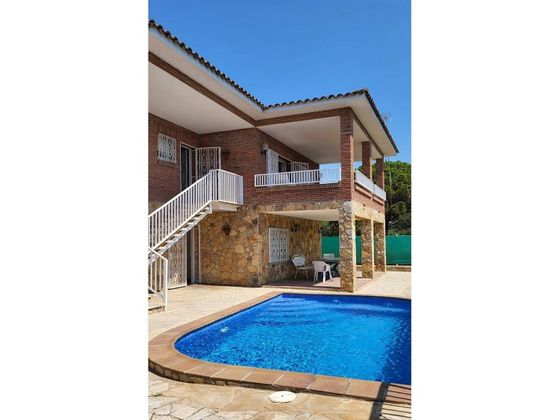 Foto 1 de Casa en venda a Canyelles - Montgoda de 7 habitacions amb terrassa i piscina