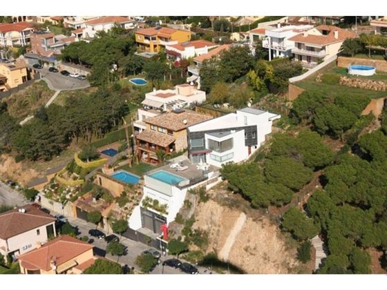 Foto 1 de Casa en venda a plaza De la Solidaritat de 4 habitacions amb terrassa i garatge