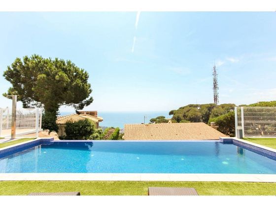 Foto 2 de Casa en venta en Roca Grossa - Serra Brava de 4 habitaciones con terraza y piscina
