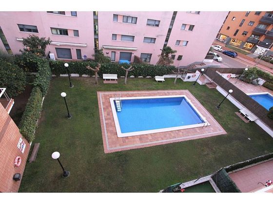 Foto 1 de Venta de piso en calle De Pere Codina i Mont de 2 habitaciones con terraza y piscina