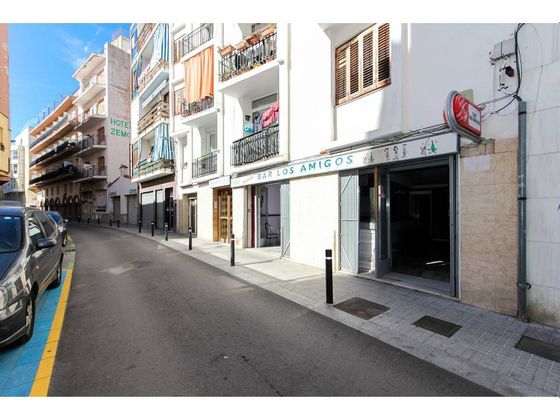 Foto 2 de Local en venda a calle De Les Cabres de 79 m²