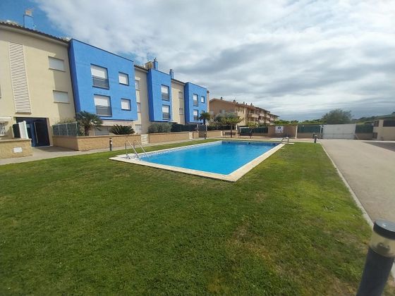 Foto 1 de Venta de piso en L'Estartit de 3 habitaciones con terraza y piscina